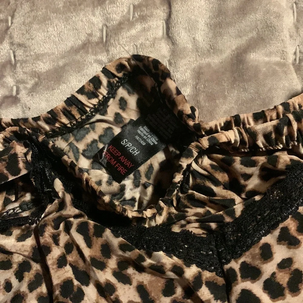 Women’s Leopard Rene Rofe PJ Set Small - Picture 2 of 5
